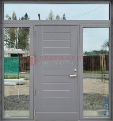 Серая стальная дверь с панелью МДФ и стеклянными фрамугами ДФГ-28 в Архангельске