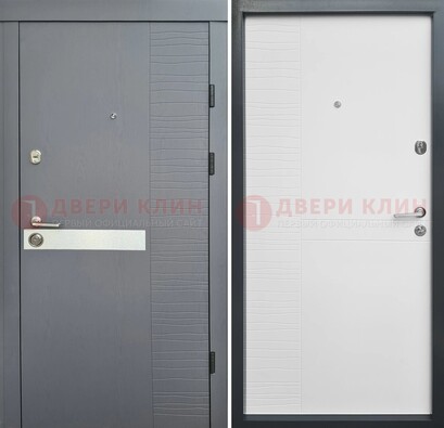 Серая металлическая дверь с белой резной МДФ панелью ДМ-215 в Архангельске
