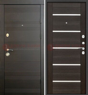 Черная металлическая входная дверь и внутри коричневый МДФ ДМ-301 в Архангельске