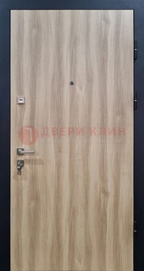 Светлая металлическая дверь с МДФ ДМ-340 в Куровском