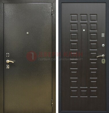 Темно-серая железная дверь с порошковым покрытием и МДФ Венге ДП-287 в Архангельске