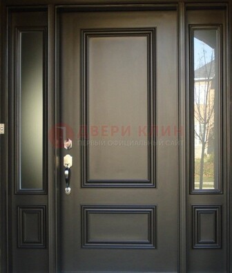 Парадная дверь с отделкой массив ДПР-65 в загородный дом в Архангельске