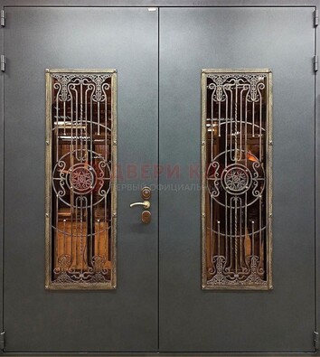 Входная металлическая парадная дверь со стеклом и ковкой ДПР-81 в Архангельске