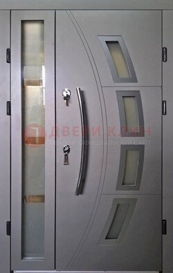 Серая железная дверь для дома со стеклом ДС-17 в Архангельске
