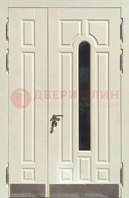 Белая двухстворчатая металлическая дверь со стеклом ДС-71 в Архангельске