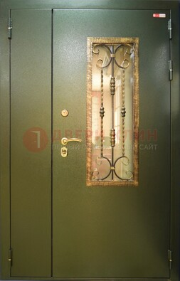Стальная дверь со стеклом и ковкой ДСК-29 для квартиры В Ижевске