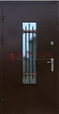 Надежная металлическая дверь со стеклом и ковкой ДСК-47 в Архангельске
