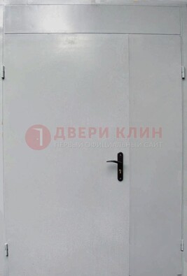 Белая металлическая тамбурная дверь ДТМ-5 в Вологде
