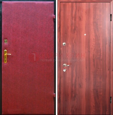 Красная входная дверь с винилискожей ДВ-30 в Пскове