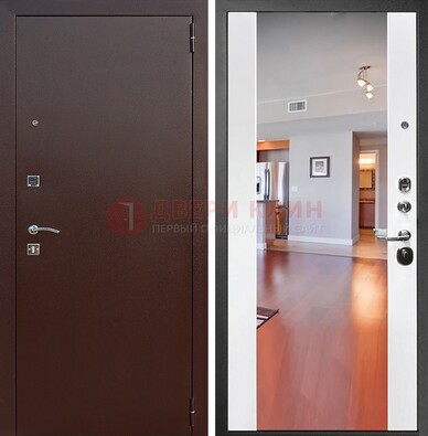 Темная дверь с порошковым покрытием с белой МДФ и зеркалом ДЗ-67 в Уфе